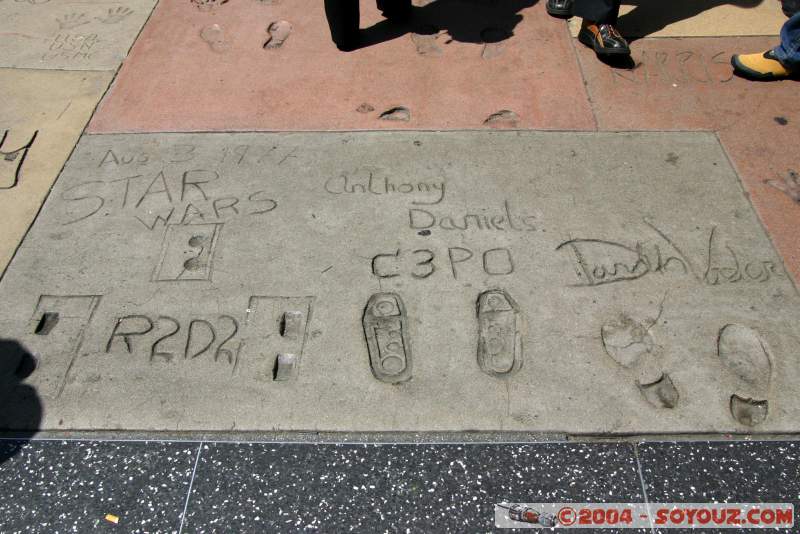 Star Wars Footprints
Avec R2-D2, C3-PO et Darth Vader
