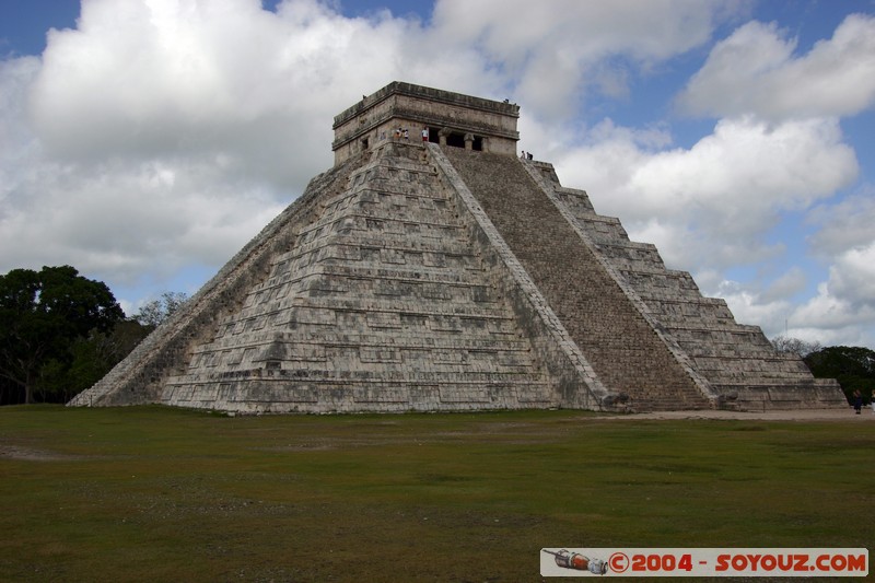 Chichen Itza - Castillo
Mots-clés: Ruines Maya patrimoine unesco