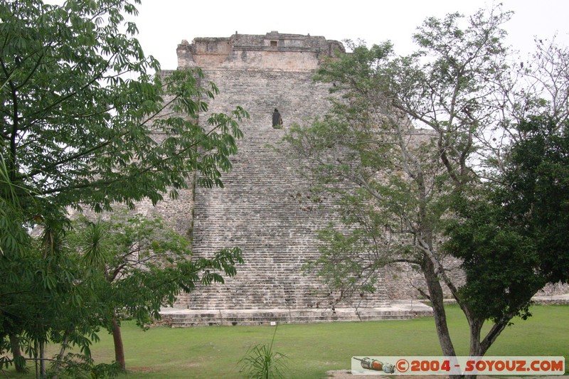 Uxmal - Piramide del Adivino
Mots-clés: Ruines Maya patrimoine unesco