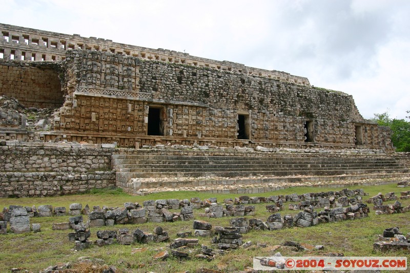 Kabah - Codz Poop (Palais des Masques)
Mots-clés: Ruines Maya