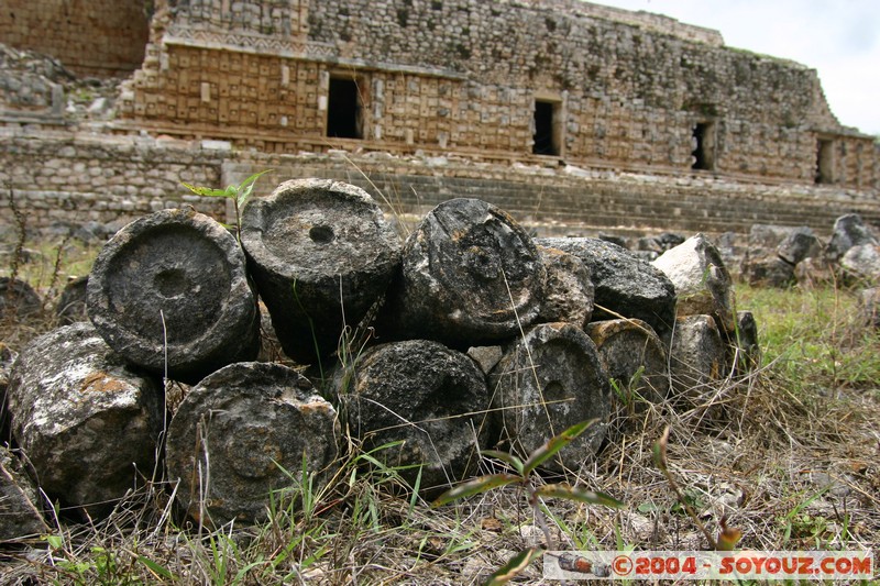 Kabah - Codz Poop (Palais des Masques)
Mots-clés: Ruines Maya