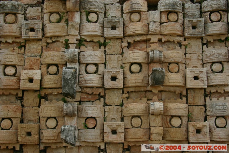 Kabah - Codz Poop (Palais des Masques)
Mots-clés: Ruines Maya