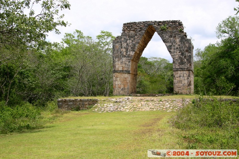 Kabah - Arche monumentale
