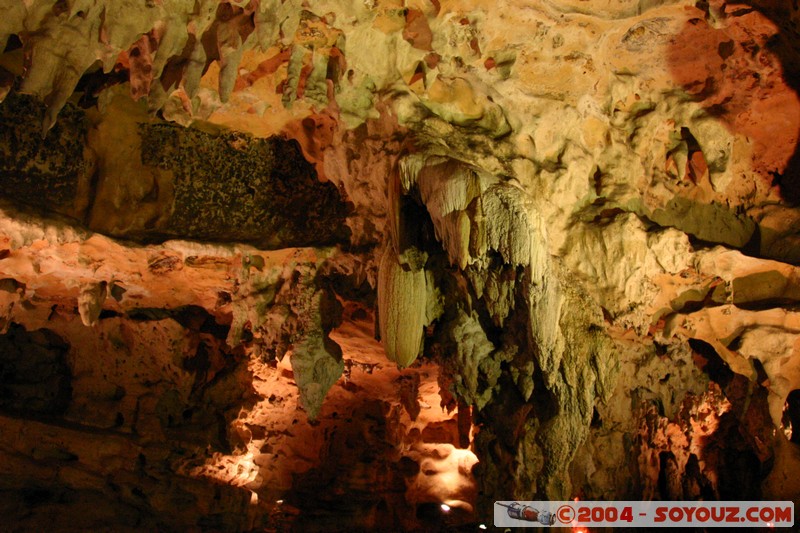 Les Grottes de Loltun
Mots-clés: grotte