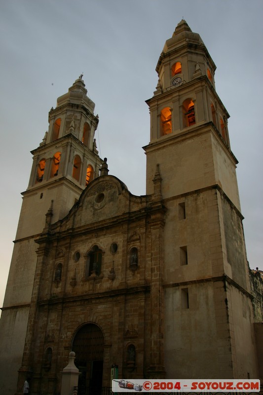 Campeche - Catedral
Mots-clés: patrimoine unesco orage sunset