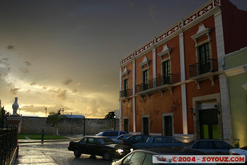 Campeche
Mots-clés: patrimoine unesco orage sunset