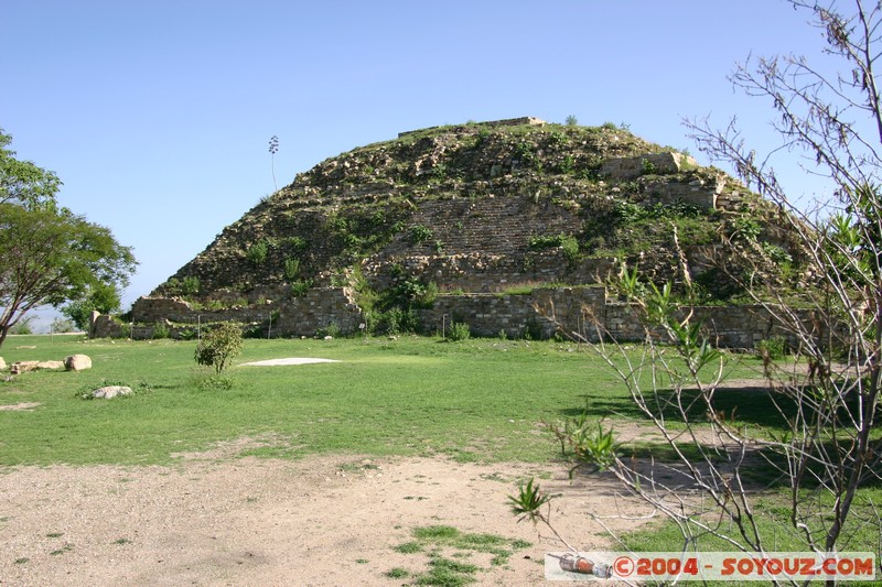 Monte Alban - Plate-forme sud
Mots-clés: Ruines patrimoine unesco