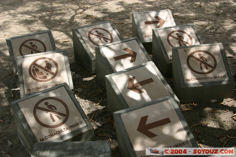 Mitla - groupe des Colonnes
Mots-clés: Ruines