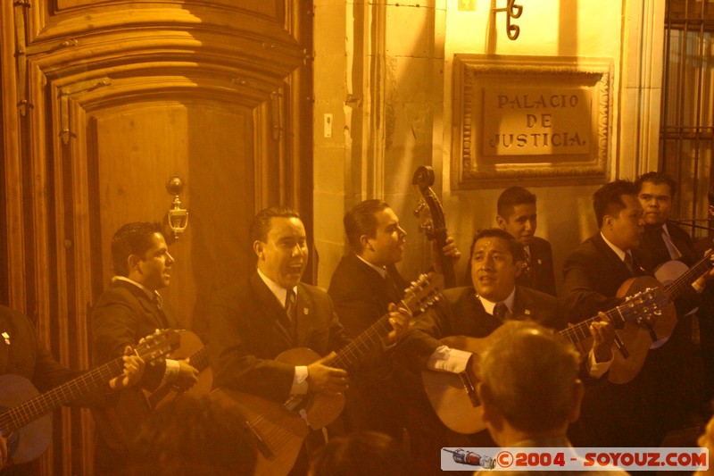 Queretaro - Callejoneada
Mots-clés: Nuit