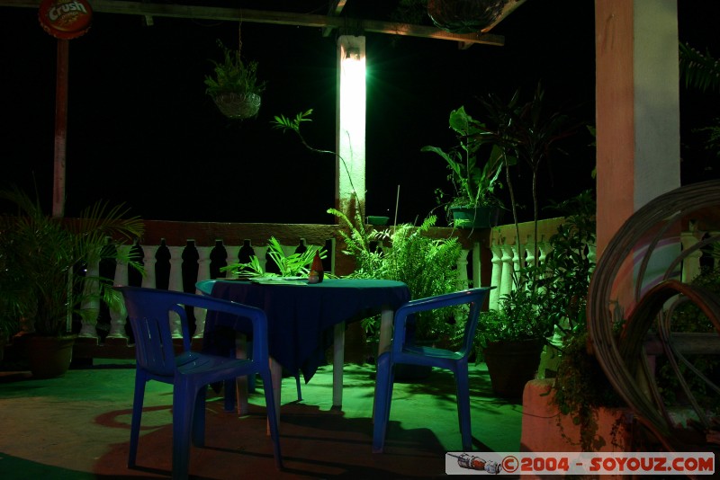 local bar at night
Mots-clés: night, nuit