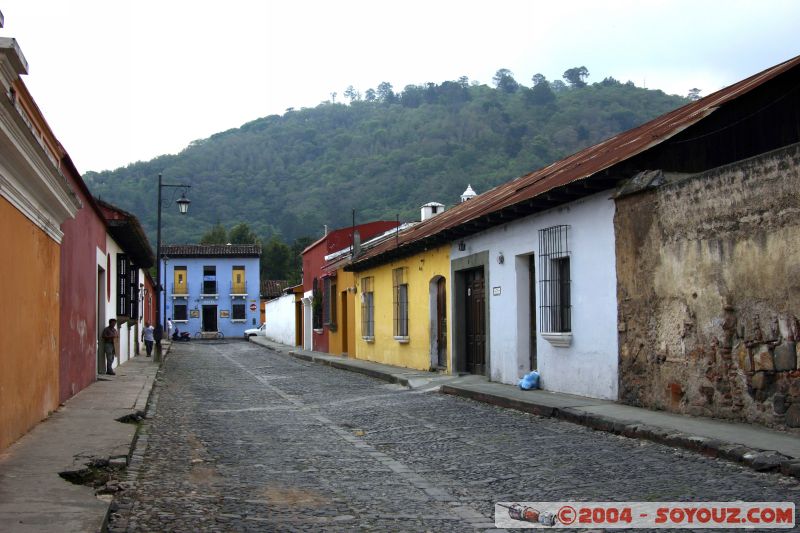 6e calle avec le Cafe Sky en fond (batiment bleu)
