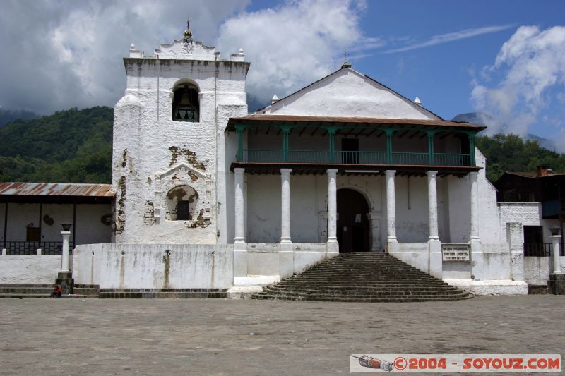 l'�glise de Santiago Atitlan (construite en 1541)
