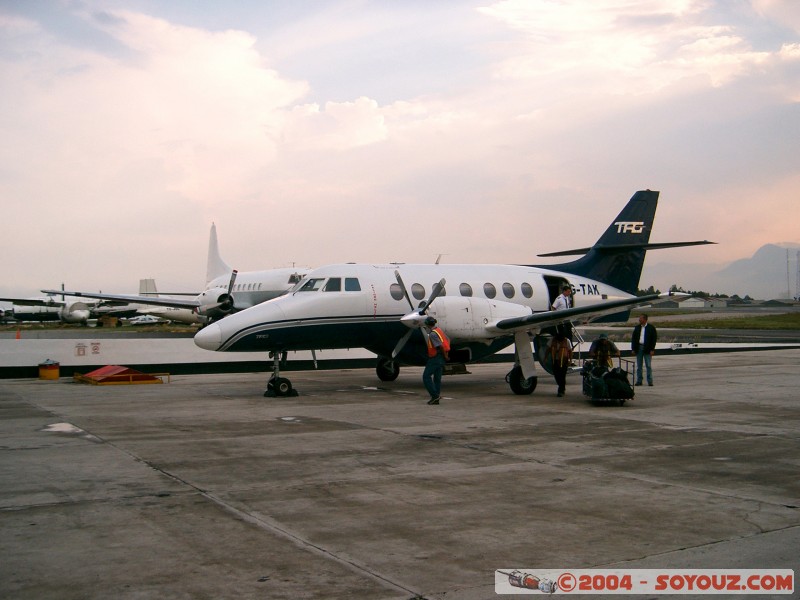 TAG (compagnie locale)
Aeroport domestique, � not� qu'il se situe assez loin de l'international...
