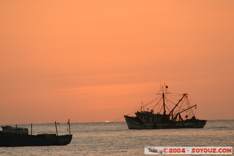 Puerto Lopez - Sunset on the sea
Mots-clés: Ecuador sunset bateau plage