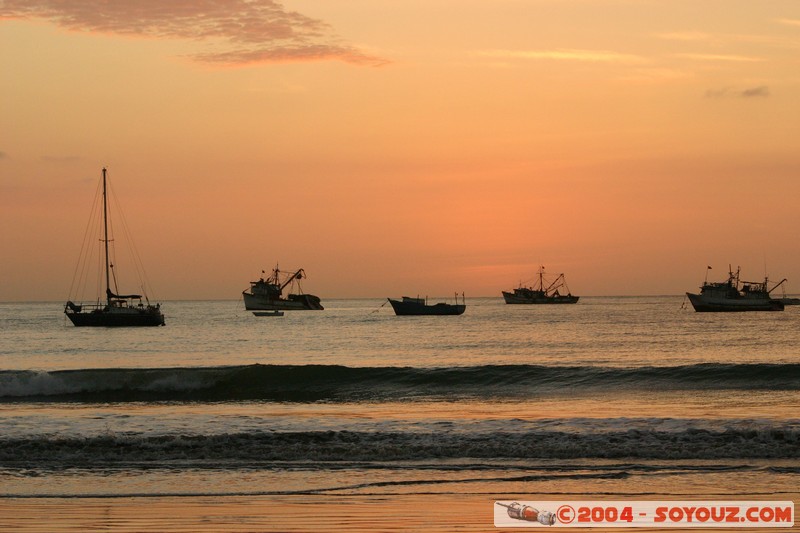 Puerto Lopez - Sunset on the sea
Mots-clés: Ecuador sunset bateau plage