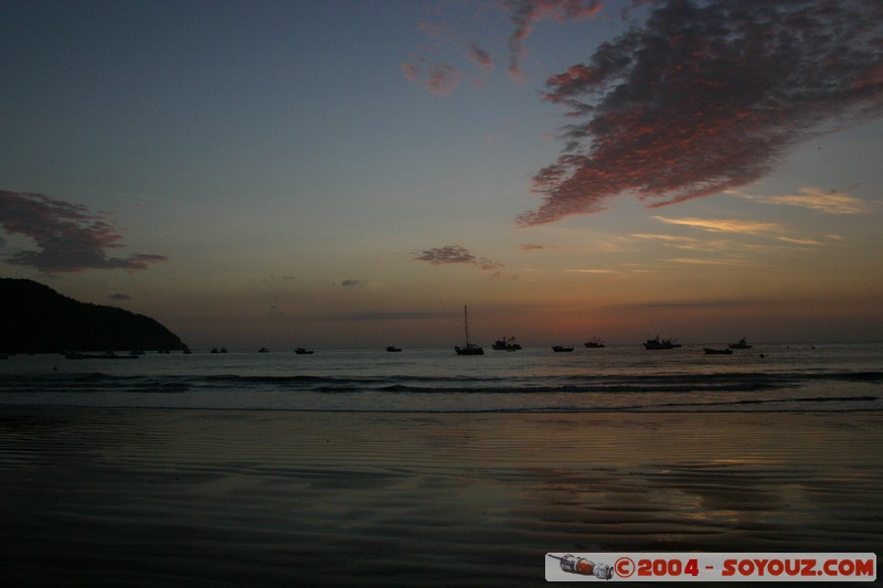Puerto Lopez - Sunset on the sea
Mots-clés: Ecuador sunset bateau plage