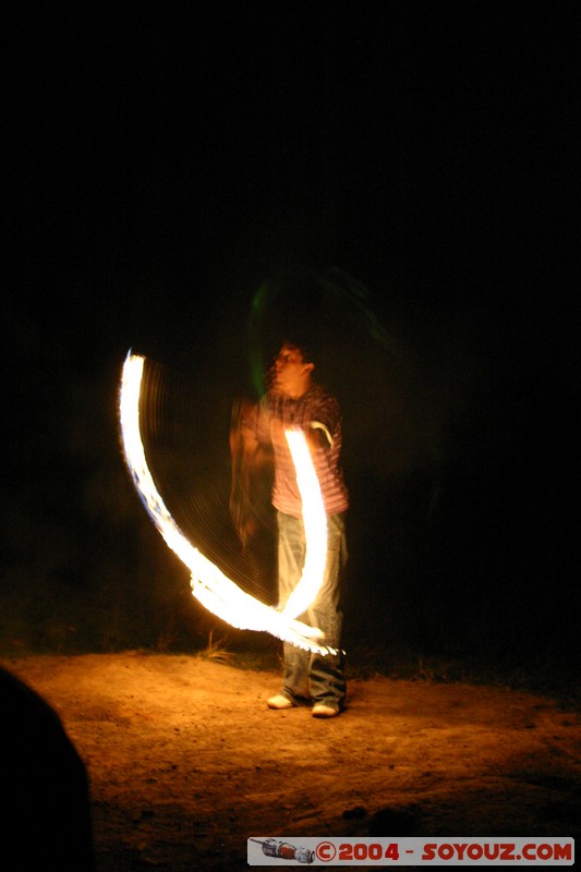 Banos - jongleurs de feux
Mots-clés: Ecuador Nuit