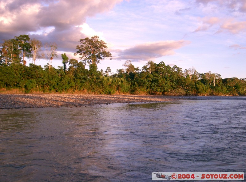 Rio Napo - Coucher de Soleil
Mots-clés: Ecuador Riviere sunset
