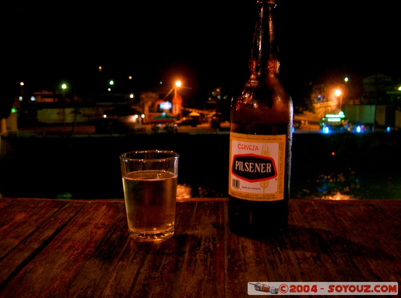 Tena - Cerveza Pilsener
Mots-clés: Ecuador Nuit Nourriture