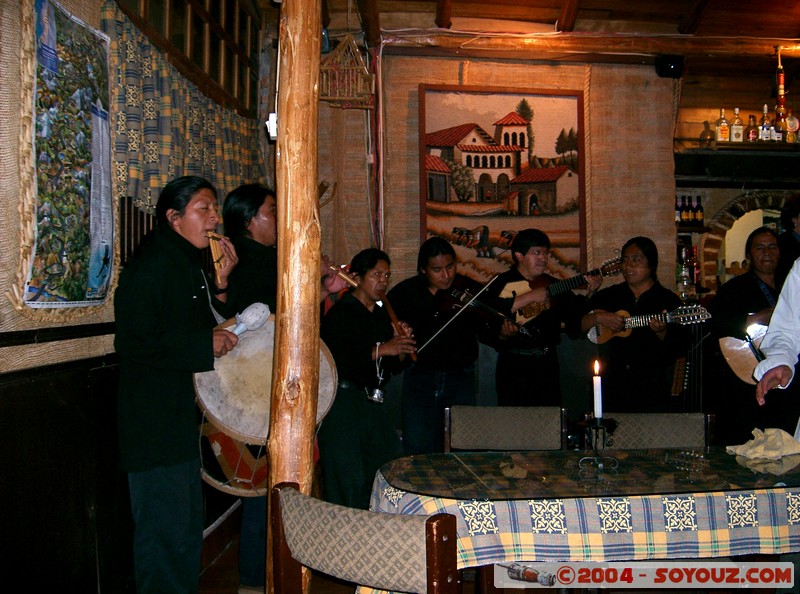 Otavalo - Restaurante Pizza Siciliana
Mots-clés: Ecuador musique