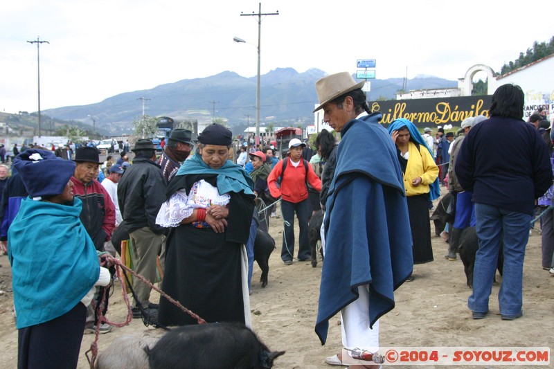 Otavalo - Marche aux bestiaux
Mots-clés: Ecuador Marche personnes