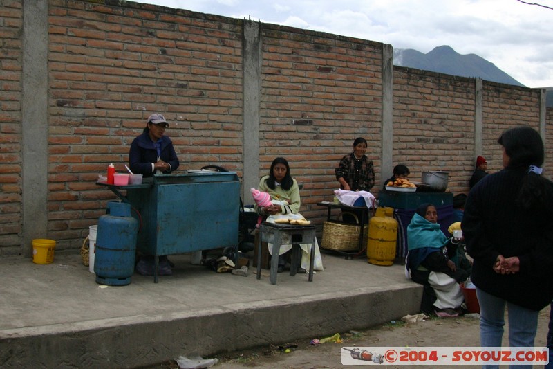 Otavalo - Marche aux bestiaux
Mots-clés: Ecuador Marche personnes Nourriture