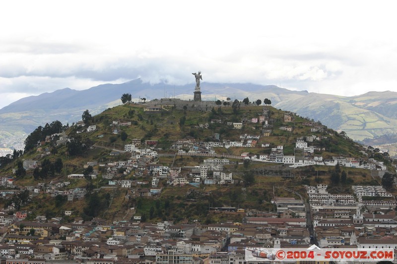 Quito - Basilica del Sagrado Voto Nacional - vue sur El Panecillo
Mots-clés: Ecuador Eglise