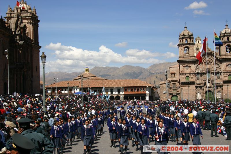 Cuzco - Plaza des Armas - Fiesta nacional
Mots-clés: peru personnes Fete cusco