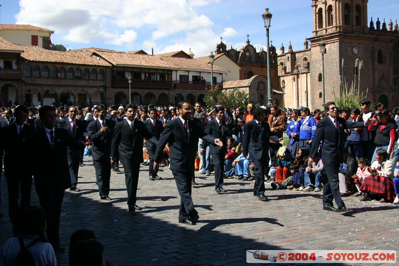 Cuzco - Plaza des Armas - Fiesta nacional
Mots-clés: peru personnes Fete cusco