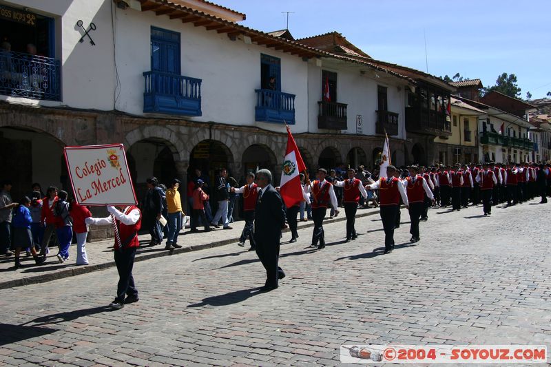 Cuzco - Plaza des Armas - Fiesta nacional
Mots-clés: peru personnes Fete cusco
