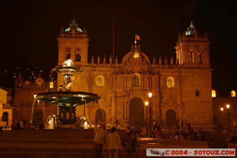 Cuzco - Plaza des Armas - Catedral de noche
Mots-clés: peru Nuit Eglise Fontaine patrimoine unesco cusco