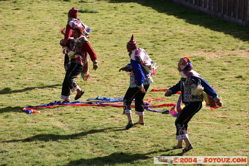 Cuzco - Qorikancha - Danzas Folkloricas
Mots-clés: peru Danse Folklore personnes cusco