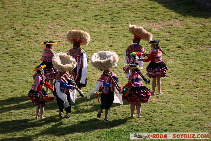 Cuzco - Qorikancha - Danzas Folkloricas
Mots-clés: peru Danse Folklore personnes cusco
