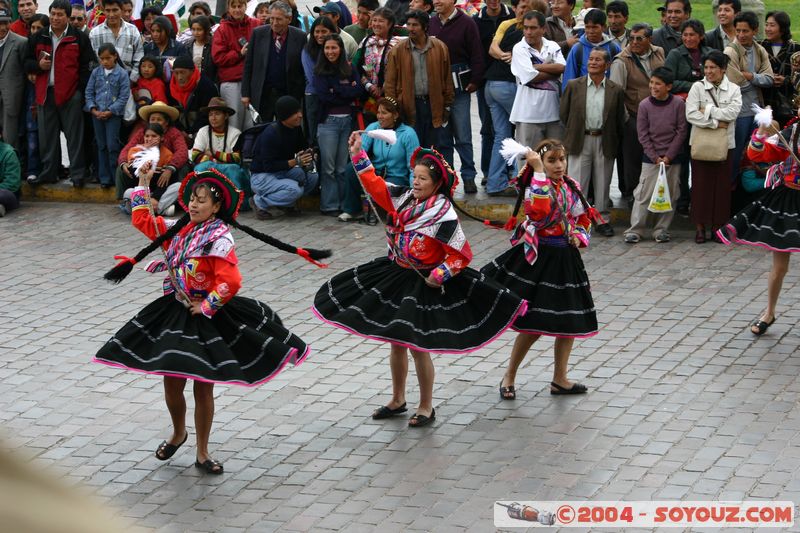 Cuzco - Plaza des Armas - Danzas Folkloricas
Mots-clés: peru Folklore Danse cusco