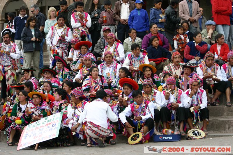 Cuzco - Plaza des Armas - Danzas Folkloricas
Mots-clés: peru Folklore Danse cusco
