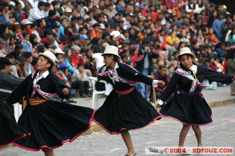 Cuzco - Plaza des Armas - Danzas Folkloricas
Mots-clés: peru Folklore Danse cusco