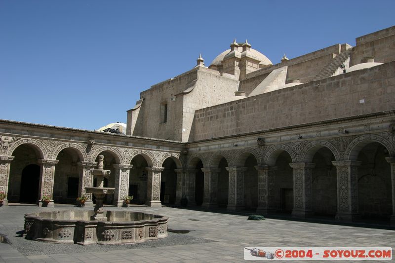 Arequipa - Claustros de La Compania de Jesus
Mots-clés: peru Eglise Monastere
