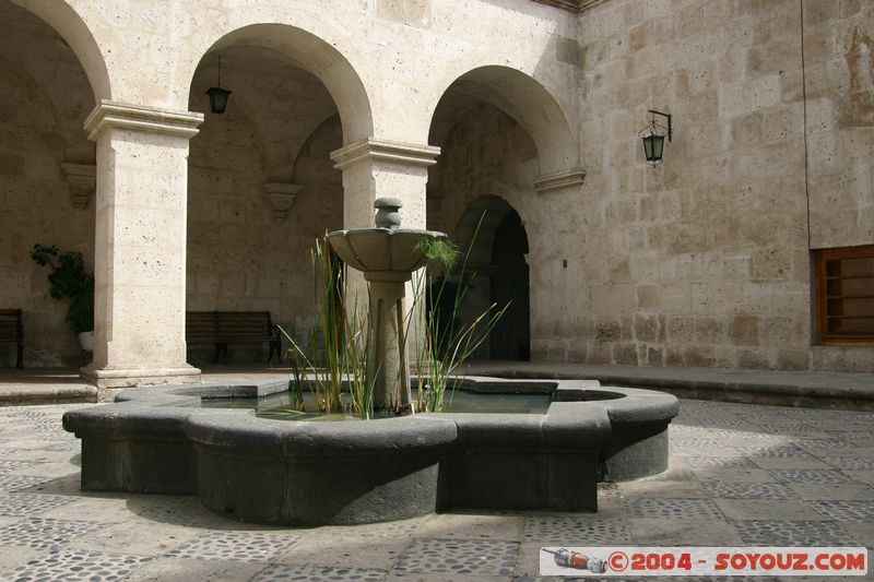 Arequipa - Claustros de La Compania de Jesus
Mots-clés: peru Eglise Monastere