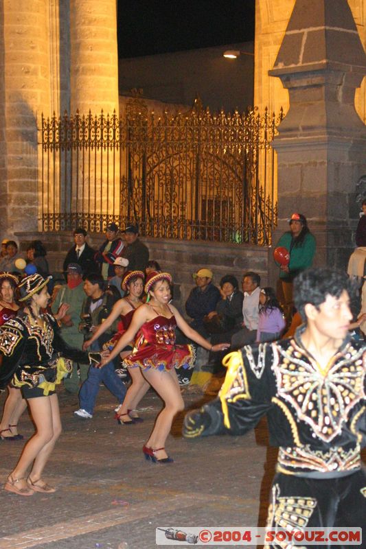 Arequipa - Serenata 464 Aniversario
Mots-clés: peru Nuit Danse Folklore