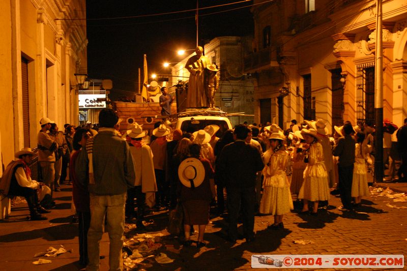 Arequipa - Serenata 464 Aniversario
Mots-clés: peru Nuit Danse Folklore
