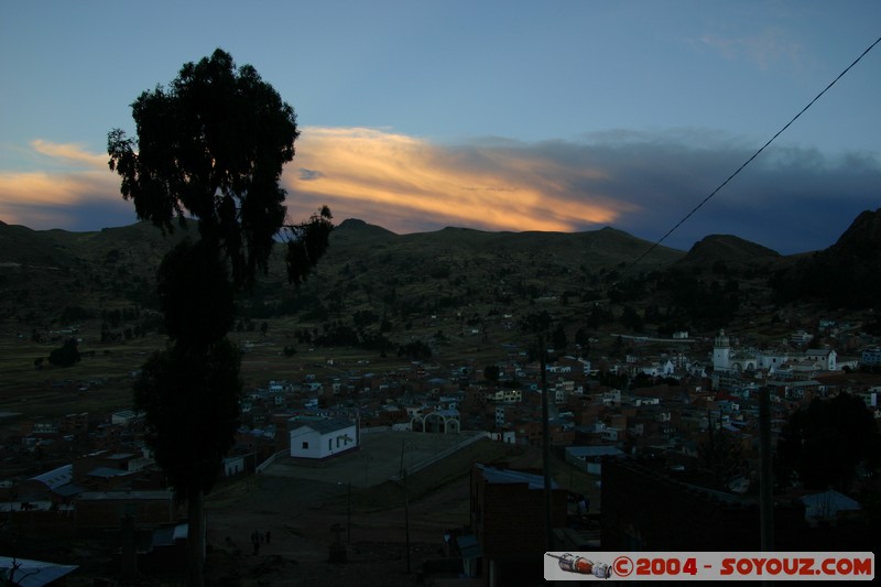 Vue sur Copacabana depuis Cerro Calvario
Mots-clés: sunset