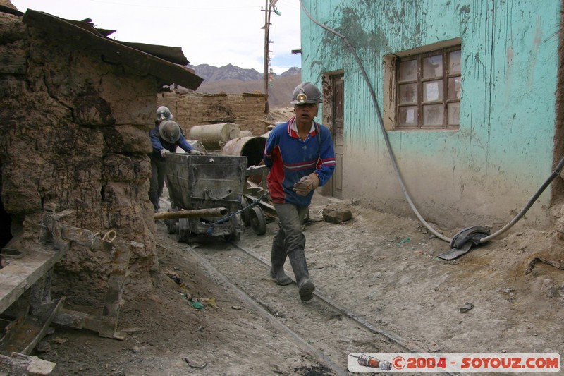 Cerro Rico - Mina Candelaria
Mots-clés: Mine Mineurs personnes