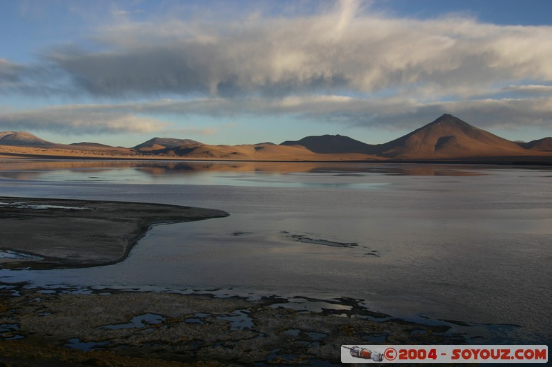Laguna Colorada - Cerro Pabellon
Mots-clés: sunset volcan