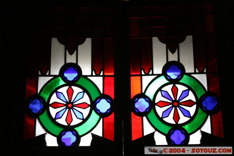 Santiago - Catedral - Vitrail
Mots-clés: chile Eglise Vitrail
