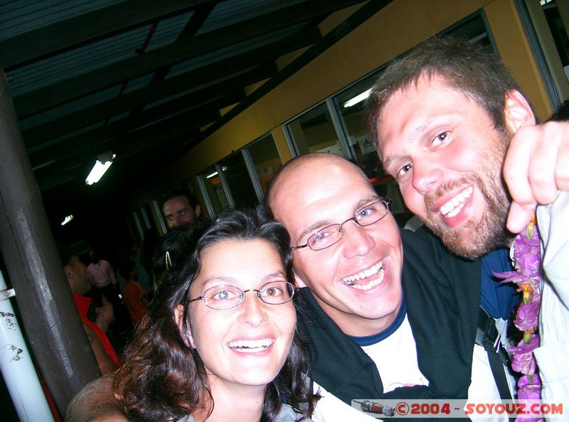 Ile de Paques - Hanga Roa - Aeropuerto Mataveri - Avec Seb
Mots-clés: chile Ile de Paques Easter Island