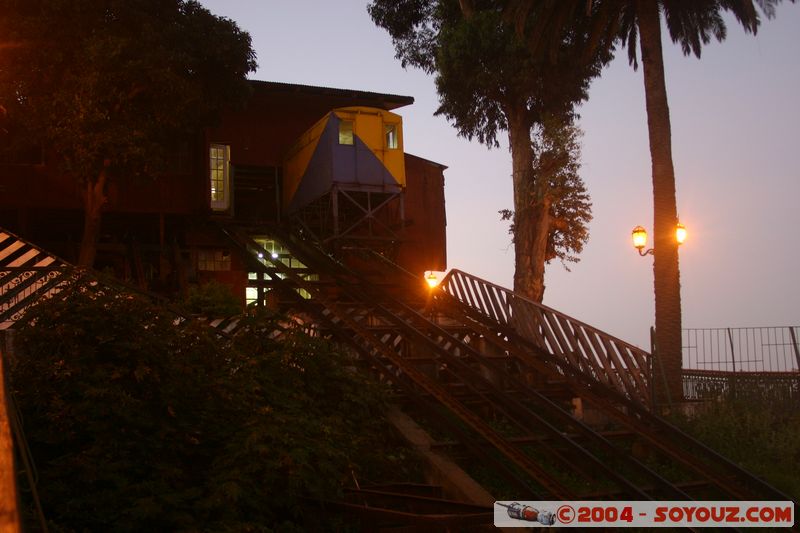 Valparaiso - Ascensor Artilleria
Mots-clés: chile patrimoine unesco Ascensores Nuit