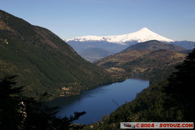 Parque Nacional Huerquehue - Lago Tinquilco y Volcan Villarica
Mots-clés: chile Lac