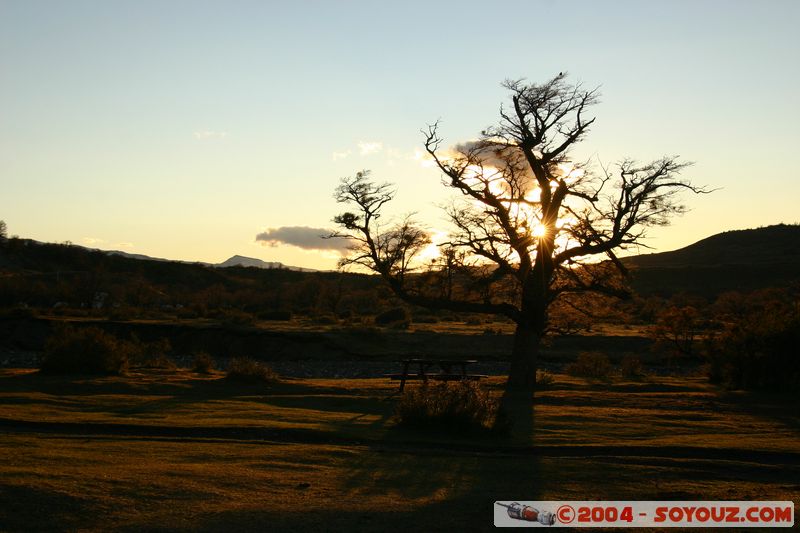 Parque Nacional Torres del Paine - Hosteria Las Torres - sunrise
Mots-clés: chile sunset