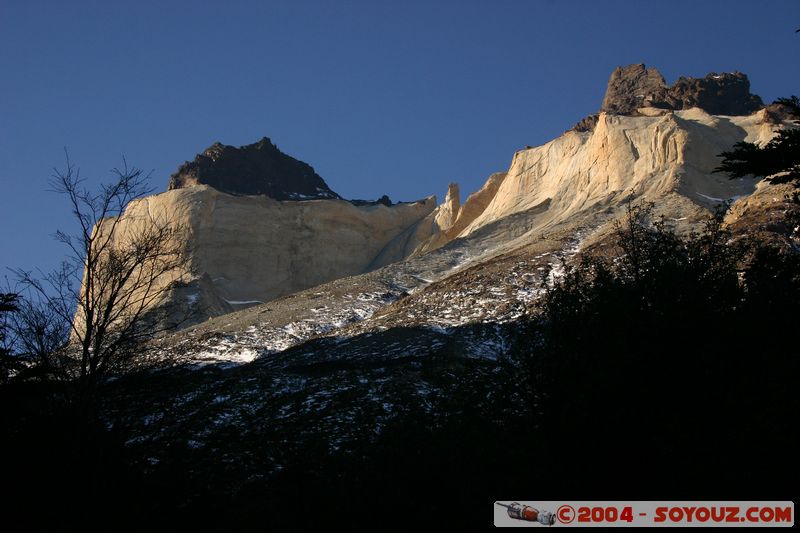 Parque Nacional Torres del Paine - Los Cuernos
Mots-clés: chile Montagne Neige sunset