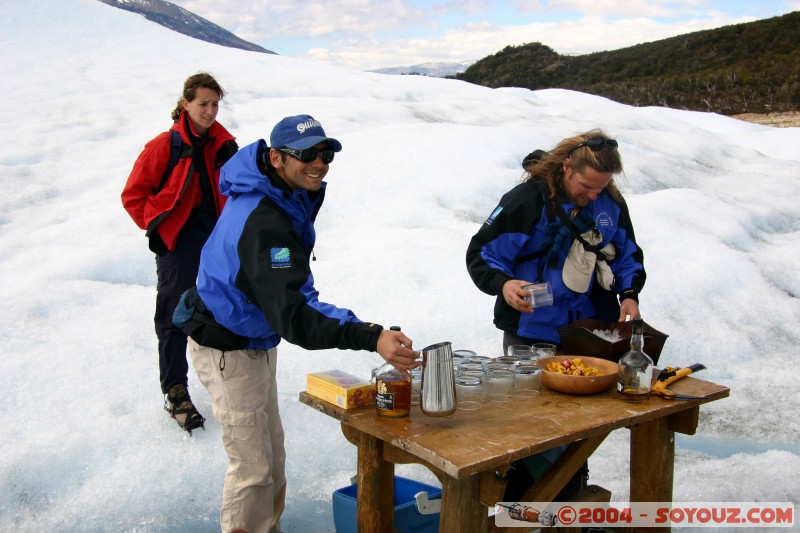 Verre de Whisky � la glace du Moreno / Glass of Whisky with ice from the glaciar
